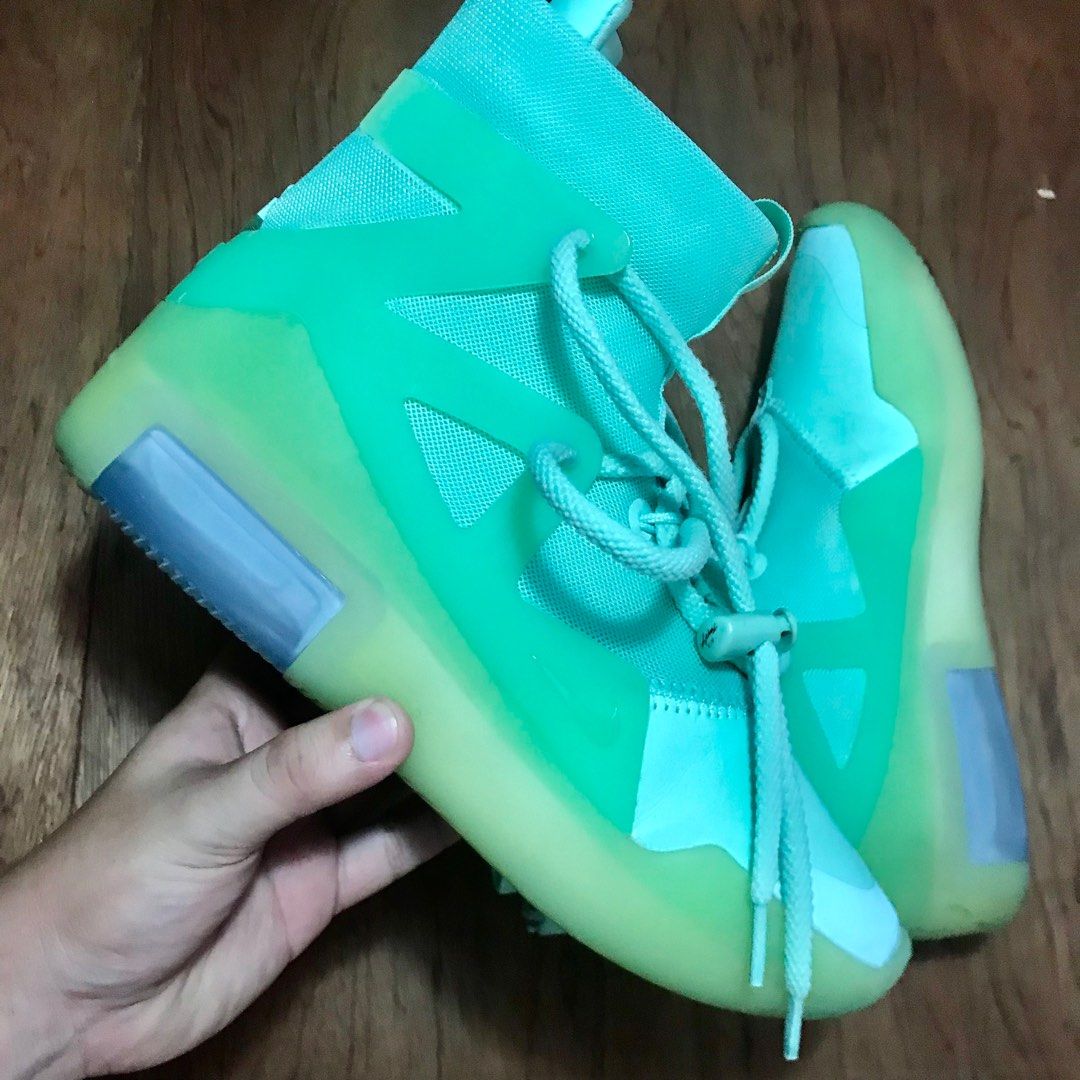 Mint green deals basketball shoes