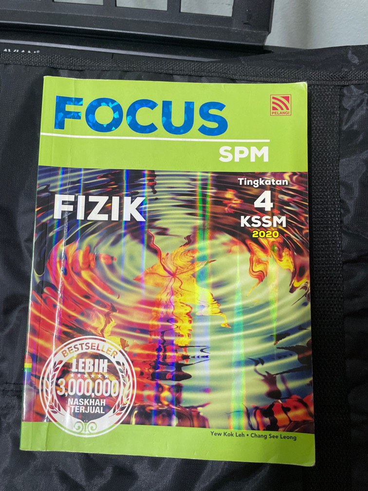 FOCUS PELANGI FIZIK SPM, Hobbies & Toys, Books & Magazines, Textbooks