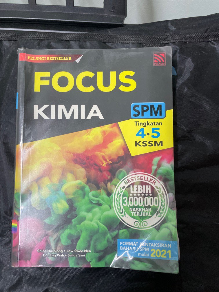 FOCUS PELANGI KIMIA TINGKATAN 4 DAN 5 (bm), Hobbies & Toys, Books