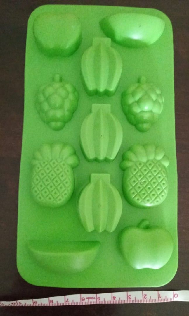 Cheer Collection Silicone Ice Stick Tray for Water Bottles - Easy Pop