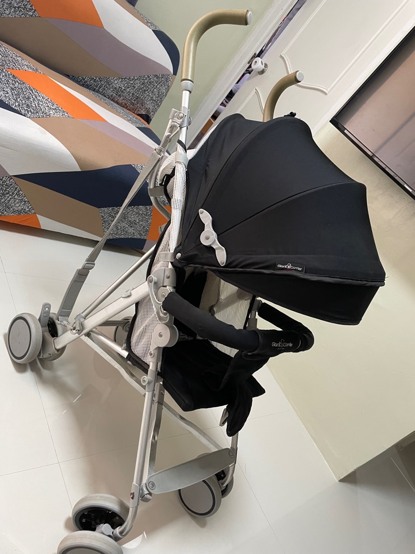Giant Carrier Umbrella Type Stroller, Babies & Kids, Going Out