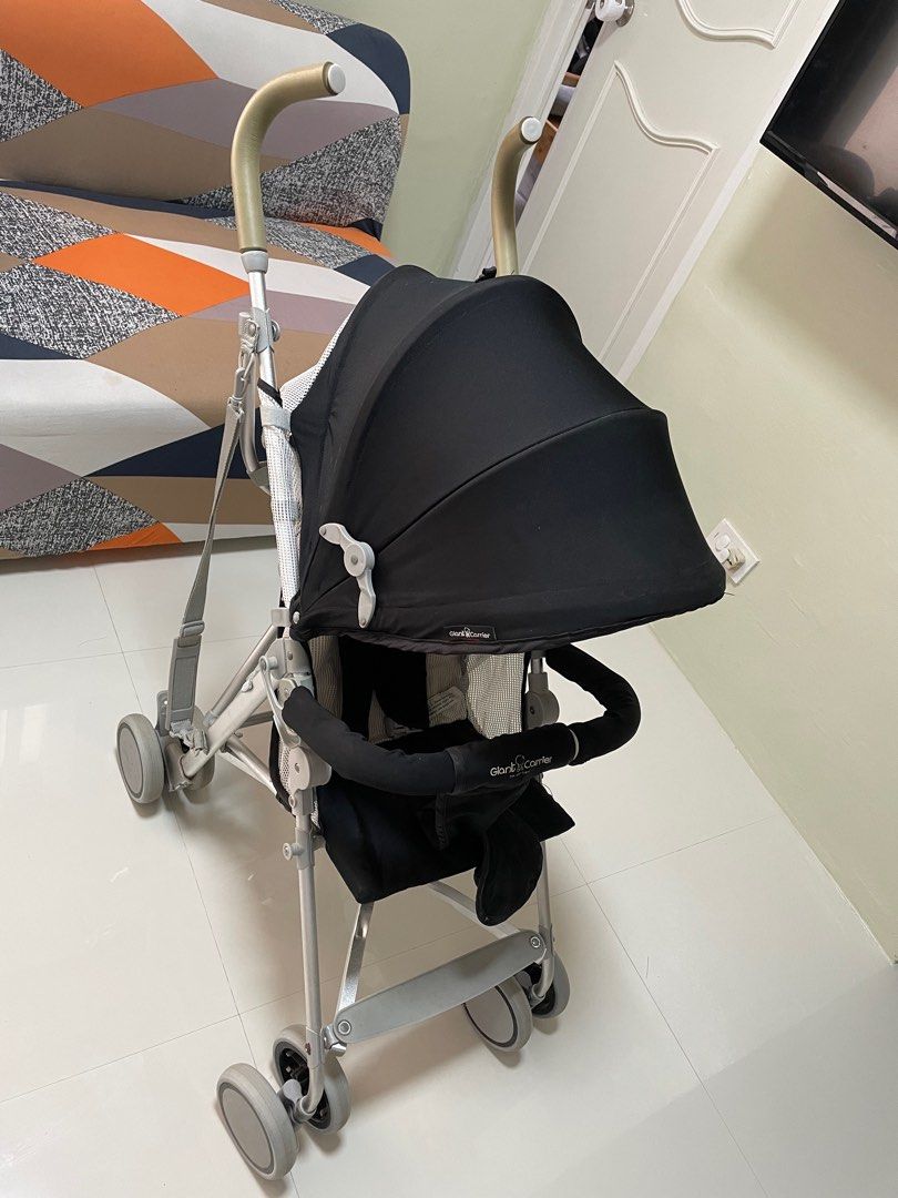 Giant Carrier Umbrella Type Stroller, Babies & Kids, Going Out