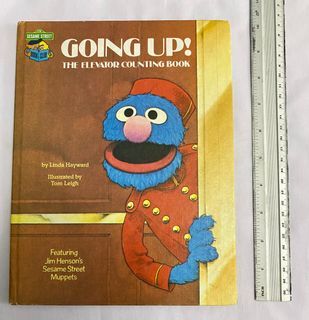 Going Up! The Elevator Counting Book (Sesame Street)