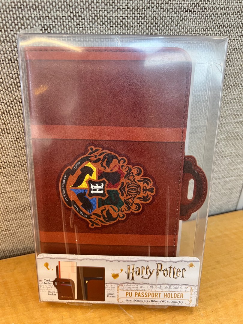 Harry Potter Passport holder, 其他, 其他 Carousell