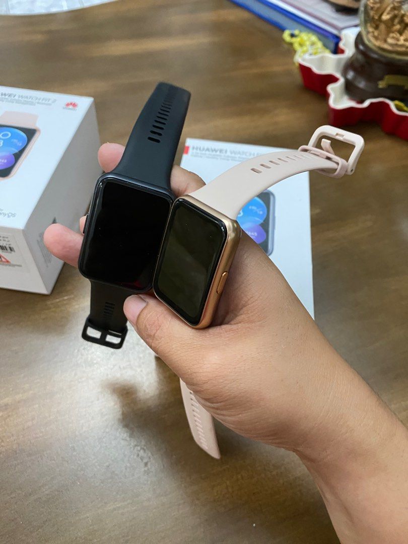 huawei fit 2 (Category: Wearables & Smart Watches) located in Paranaque City. Submitted by aryzstorebagandshoes (Listing ID 1245471719, Image 3). Description: Huawei watch fit 2 with box strap at silicon protector no issue march 4 na bili take both 12000 parañaque📌.