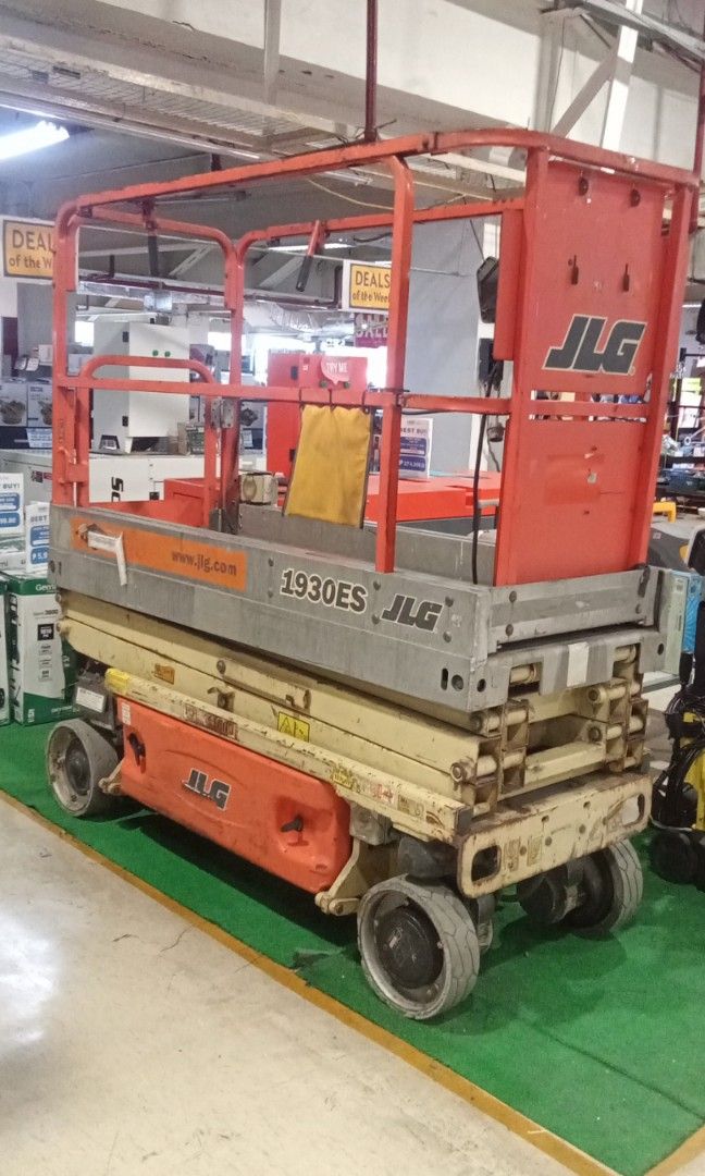 JLG Scissor lift Electric Battery Operated, Model 1930ES Running hours