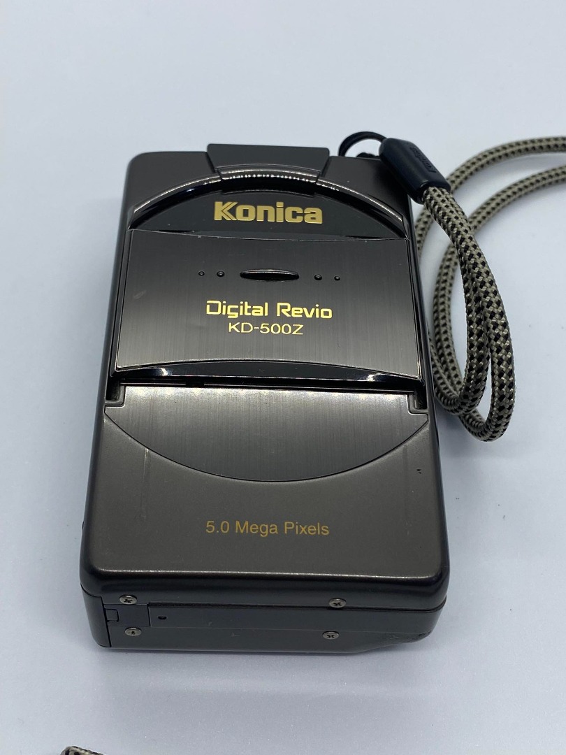 KONICA DIGITAL REVIO KD310Z 3.34 MEGAPIXELS CCD COMPLETE W BOX
