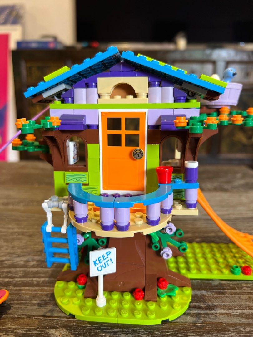 Mia tree house hotsell lego