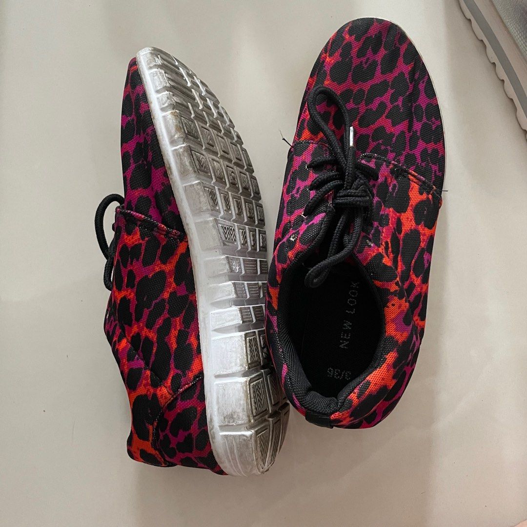 Red cheetah shop print shoes