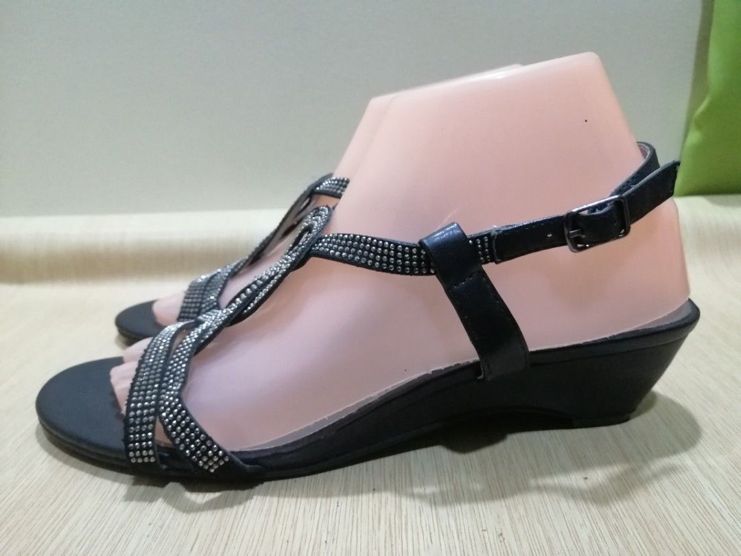 London shop fog sandals