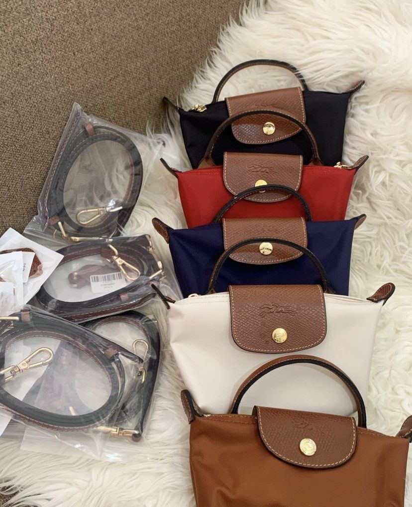 Longchamp Mini Pouch (Category: Luxury Bags & Wallets) located in Quezon City. Submitted by selinakylie (Listing ID 1245604163, Image 1). Description: Brand new & complete inclusions. 100% authentic .