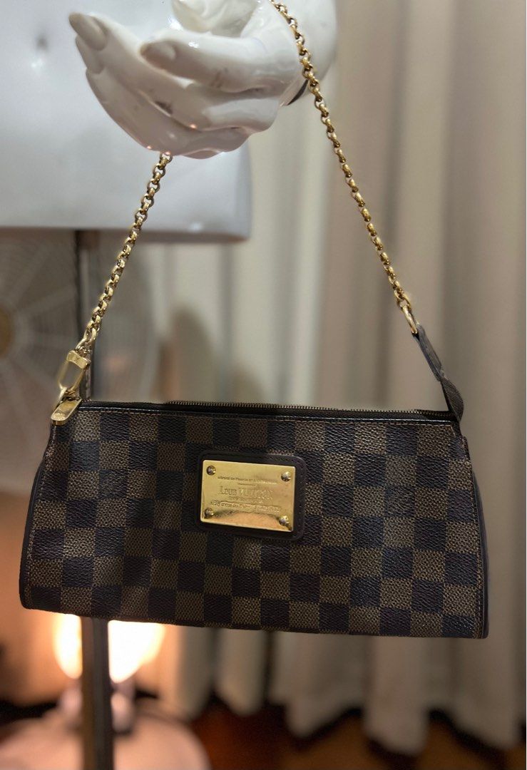 LOUIS VUITTON EVA CLUTCH  REVIEW, WHAT FITS INSIDE, DISCONTINUED, WHERE TO  BUY PRE-OWNED 