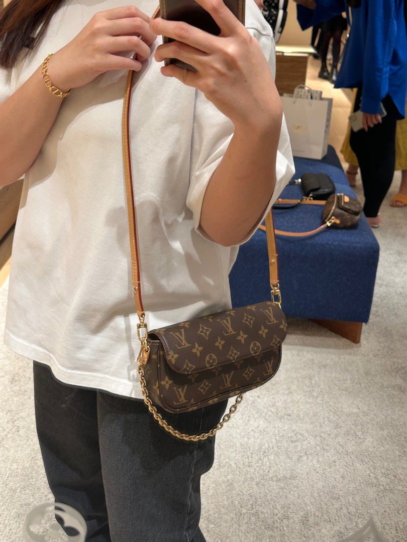 Louis Vuitton Ivy Monogram Wallet on Chain