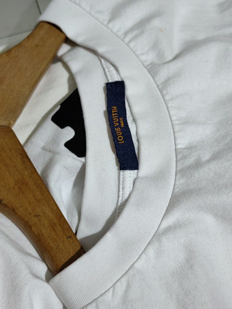 Sold at Auction: Louis Vuitton New Virgil Abloh - Kansas Wind Not Home  Men's Graphic T-Shirt XXS