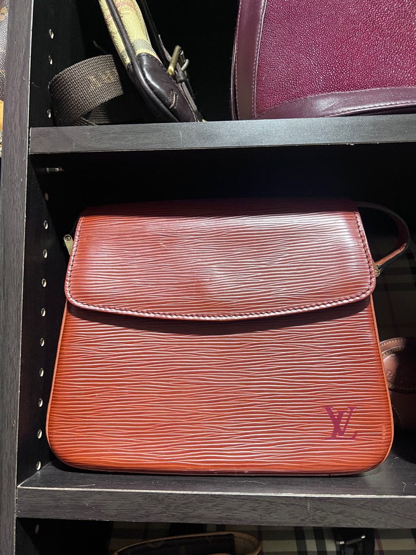 Louis Vuitton Vernis Malibu Street Shoulder Bag, Luxury, Bags & Wallets on  Carousell