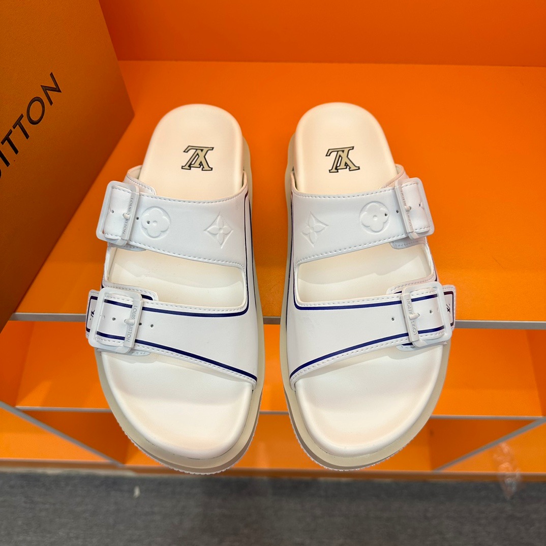 Louis Vuitton Men's Skate Sneaker in Royal Blue (2023) 1ABZ6Z, Luxury,  Sneakers & Footwear on Carousell