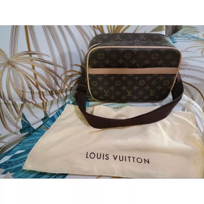 Louis Vuitton Reporter PM bag, Luxury, Bags & Wallets on Carousell