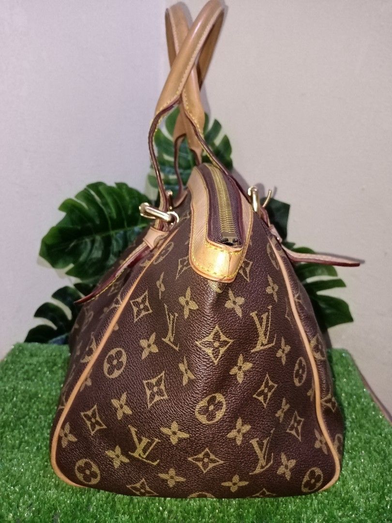 LV trivoli (karipap size S), Women's Fashion, Bags & Wallets, Purses &  Pouches on Carousell