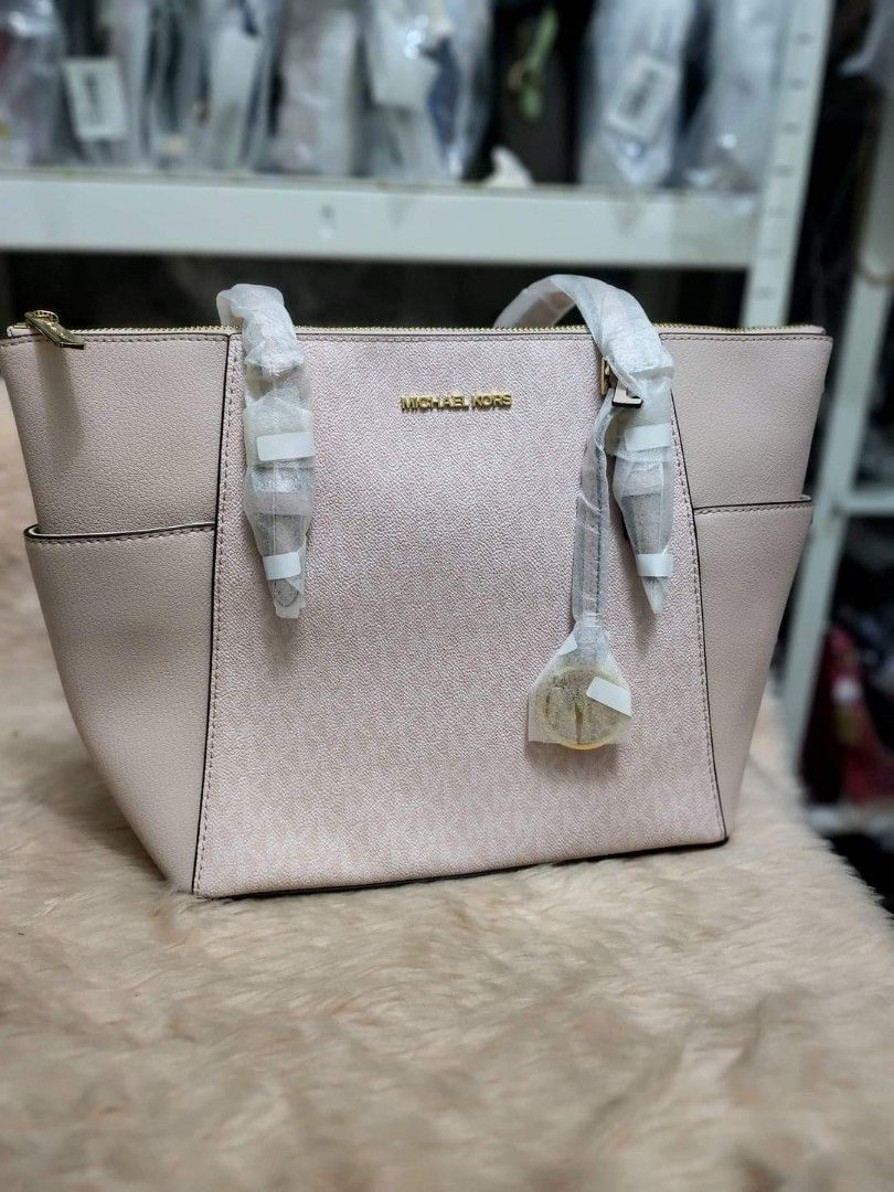 Michael Kors Charlotte Large Satchel, Women's Fashion, Bags & Wallets, Tote  Bags on Carousell