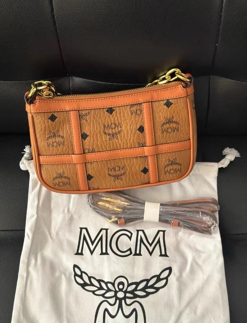 New MCM Women s Shoulder Bag