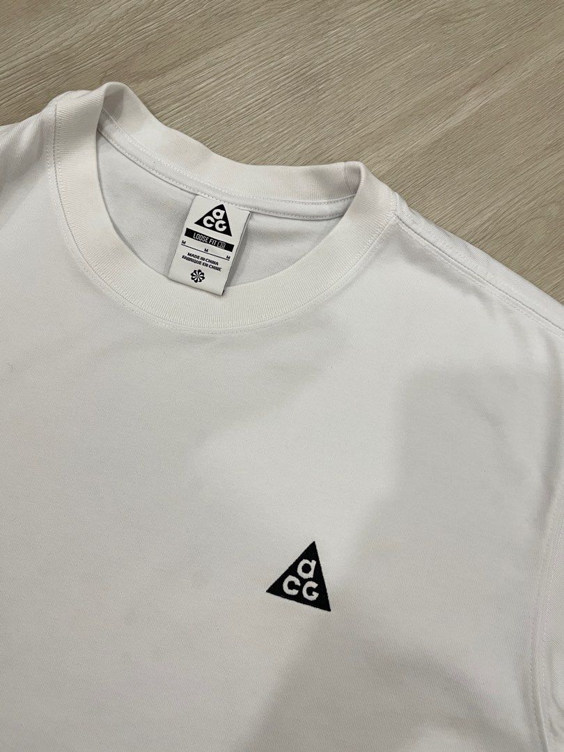 Nike acg outlet logo tee