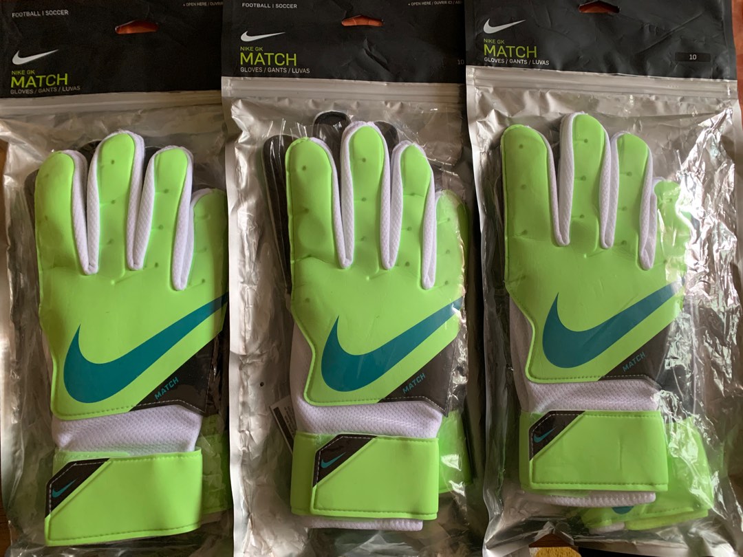 Nike Goalkeeper Gloves, Sports Equipment, Sports & Games, Racket & Ball Sports on Carousell