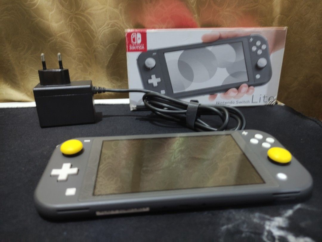 Used nintendo shop switch lite