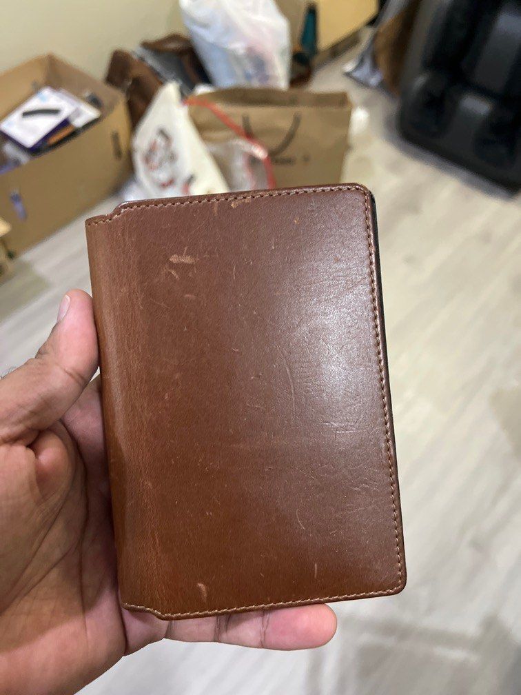 Nomad Passport Wallet Modern, Men's Fashion, Watches & Accessories