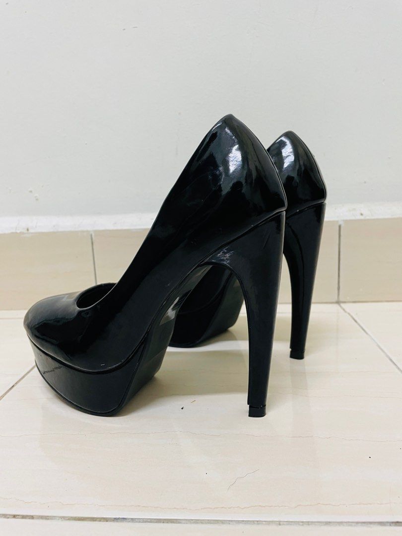Novo store black heels