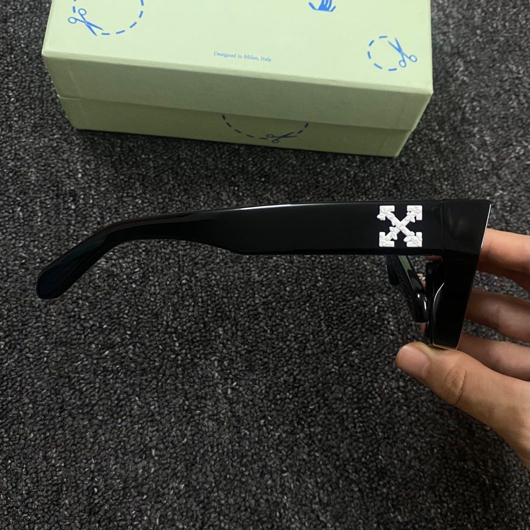 offwhite virgil square frame sunglasses, Men's Fashion, Watches &  Accessories, Sunglasses & Eyewear on Carousell