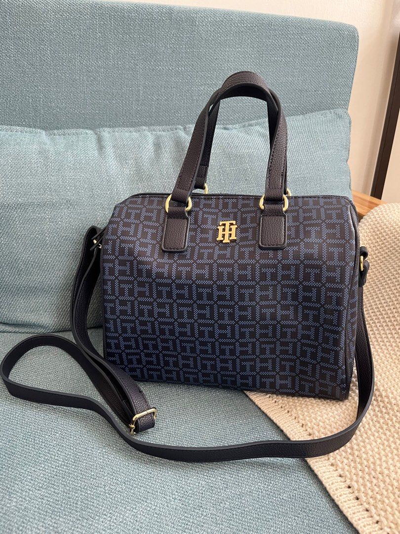 Tommy hilfiger 2025 doctors bag