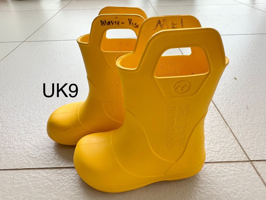 Rubber boots UK9, Babies & Kids, Babies & Kids Fashion on Carousell