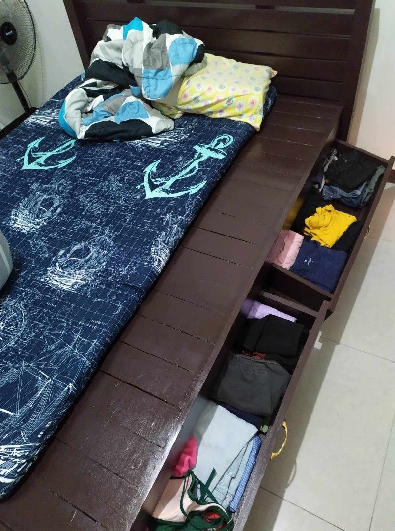 RUSH NEED TO DISPOSE ASAP!! QUEEN SIZE WOOD BED FRAME WITH PULL OUT