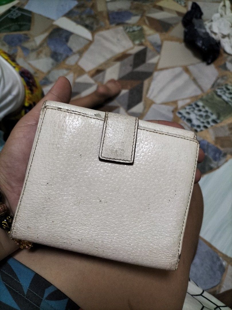salvatore ferragamo (Category: Luxury Bags & Wallets) located in Santiago. Submitted by UkayLuxxSelector (Listing ID 1245563789, Image 2). Description: ukay source orig.