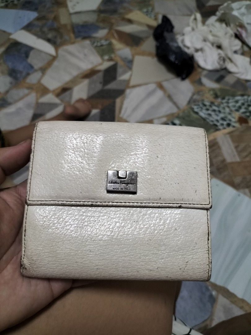 salvatore ferragamo (Category: Luxury Bags & Wallets) located in Santiago. Submitted by UkayLuxxSelector (Listing ID 1245563789, Image 1). Description: ukay source orig.