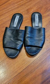 Steve Madden Black Sandals - Size 6.5