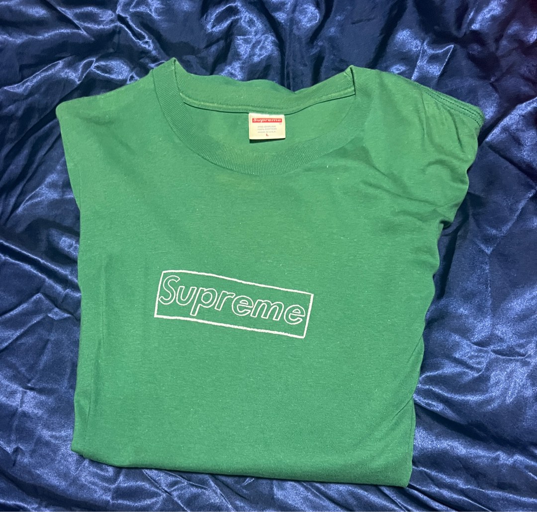 supreme kaws chalk logo tee green, 名牌, 服裝- Carousell