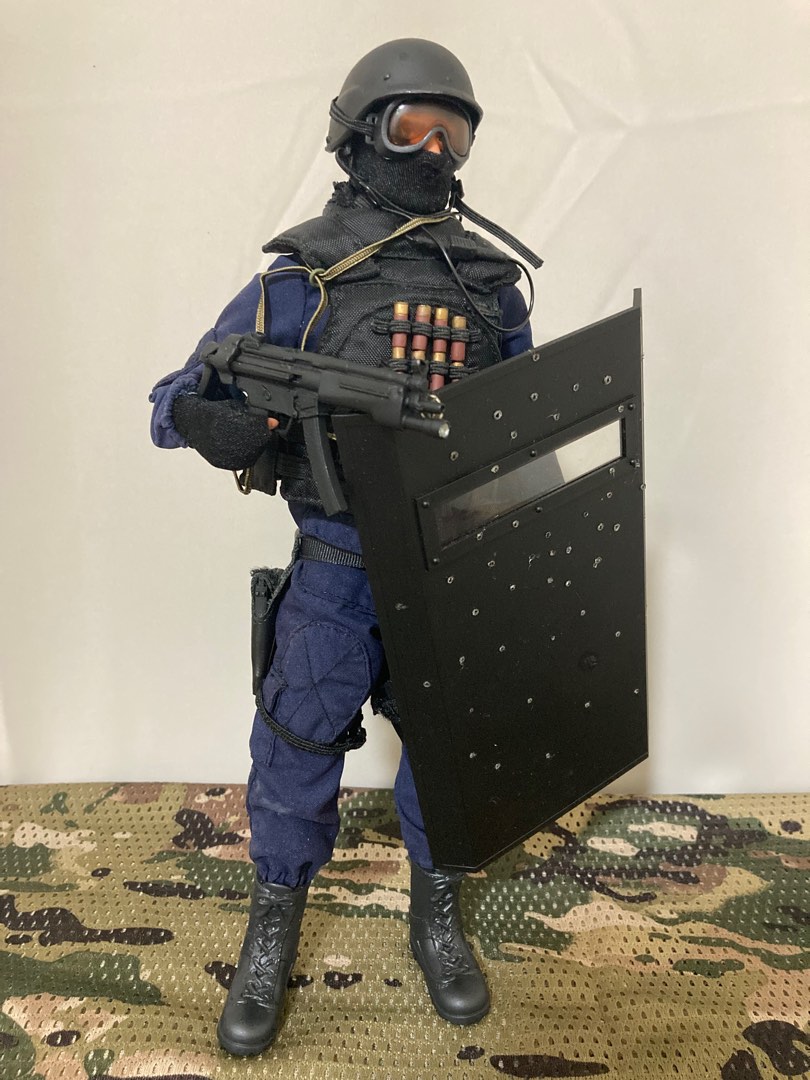 SWAT with mp5 and ballistic shield, Hobbies & Toys, Toys & Games on ...
