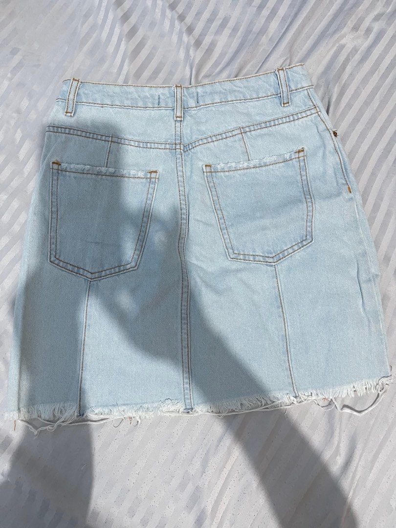 Terranova Washed Denim Skirt (Category: Skirts) located in Las Pinas. Submitted by deyleedeclutters (Listing ID 1245569361, Image 2). Description: ✨Size XS.
