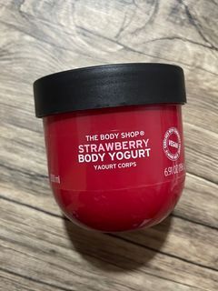The Body Shop Strawberry Body Yogurt (6.91oz/196g)