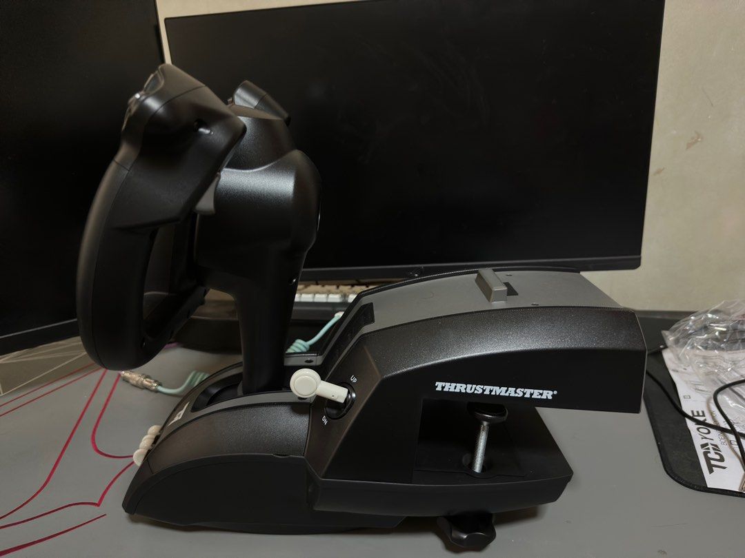 Thrustmaster TCA Yoke Boeing Edition + Bravo Throttle