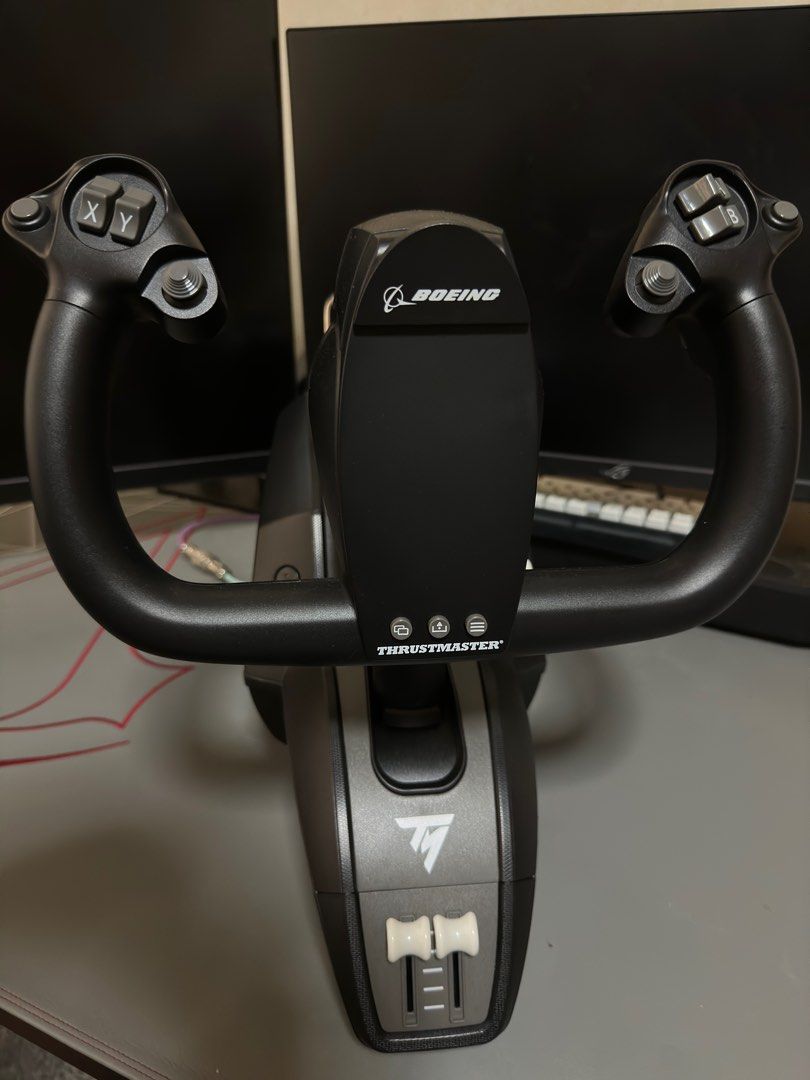 Thrustmaster TCA Yoke Boeing Edition + Bravo Throttle