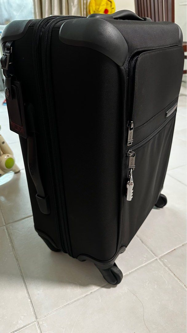 Tumi deals business luggage