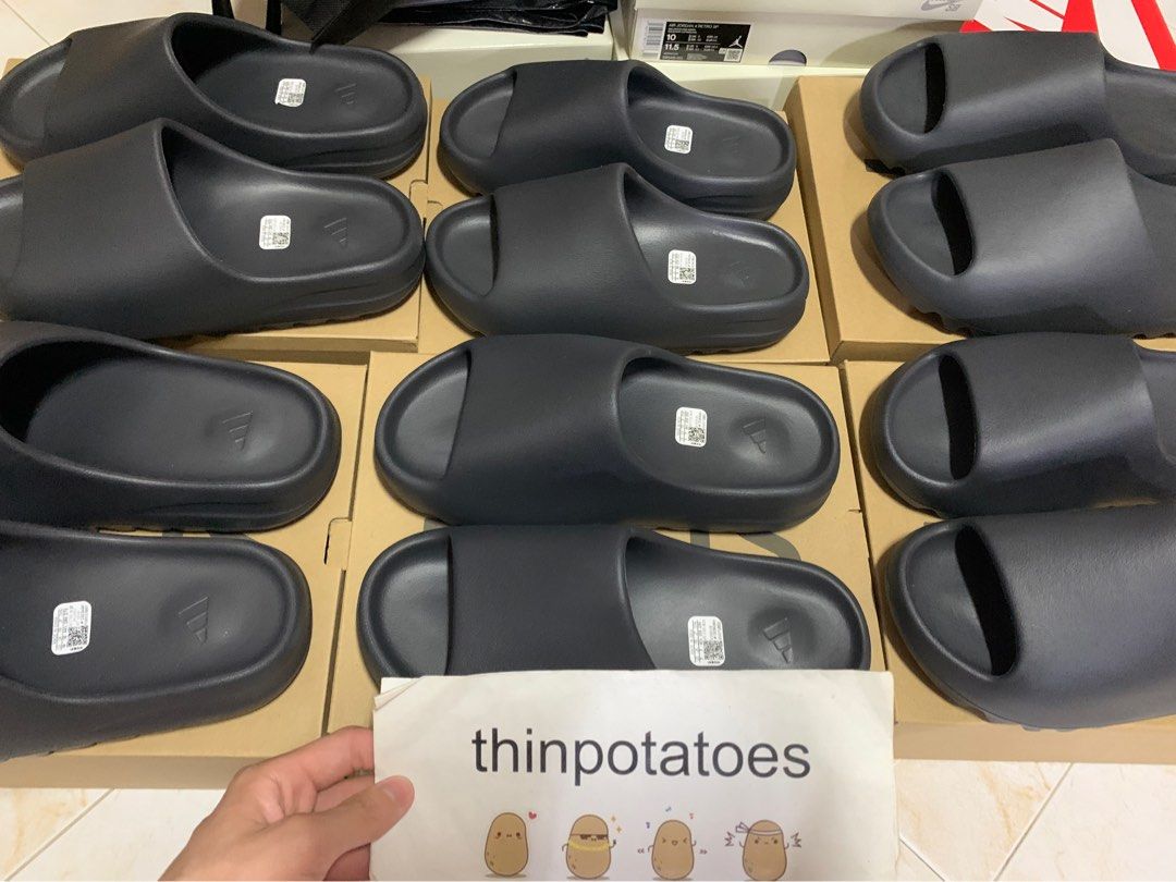 US4 US13 Yeezy Slide Onyx