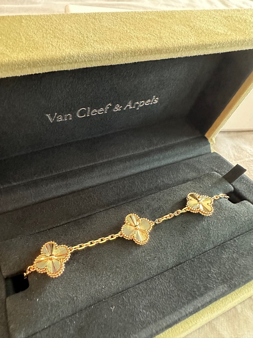 Van Cleef & Arpels Vintage Alhambra bracelet 5 motifs guilloche yellow gold  VCARP3JK00 - HoooFas…