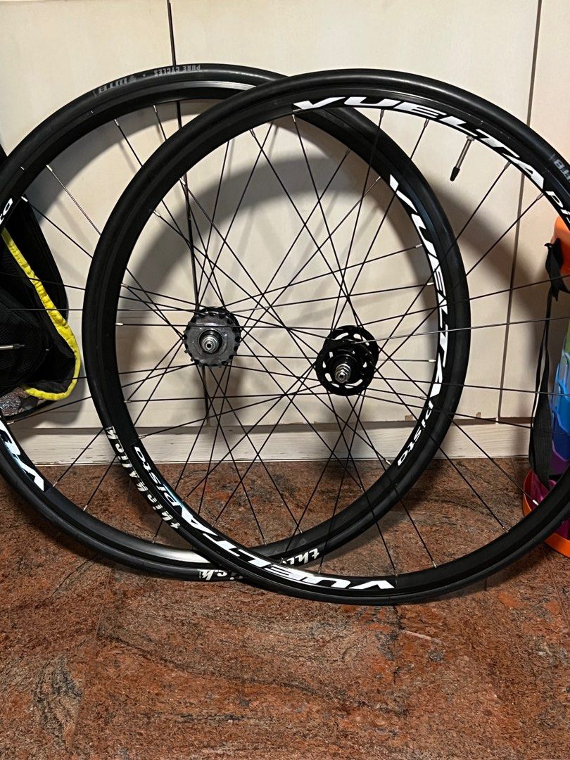 Vuelta pista sales
