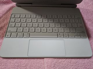 White Apple Magic Keyboard (11 inch)