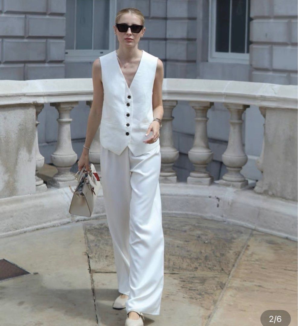 White sleeveless long vest hot sale