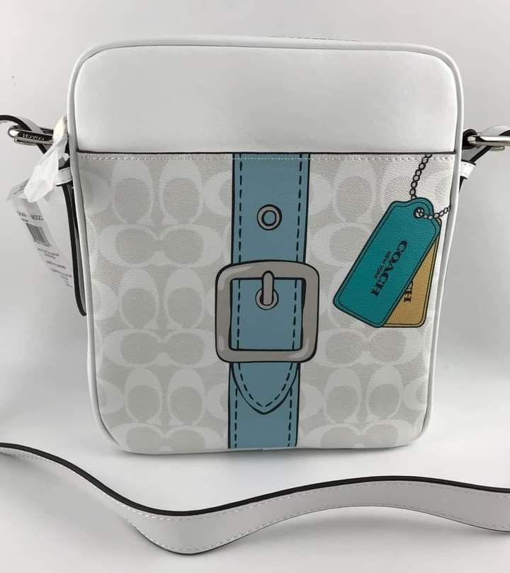 🍀 CCH Hudson Xbody w/ Print (Category: Luxury Bags & Wallets) located in Manila. Submitted by shan_kenz (Listing ID 1245611177, Image 2). Description: 🍀 CCH Hudson Xbody w/ Print ▪️21*25*7cm 💰 P2,000 ▪️Actual photo ▪️Plus SF.