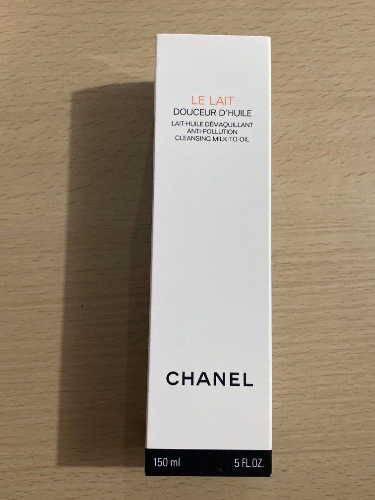 全新Chanel Chanel LE LAIT ANTI-POLLUTION CLEANSING MILK-TO-OIL 柔和潤澤卸妝乳,  美容＆個人護理, 健康及美容- 皮膚護理, 面部- 面部護理- Carousell